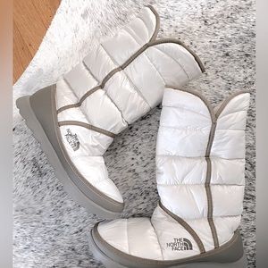 The North Face Primaloft boots